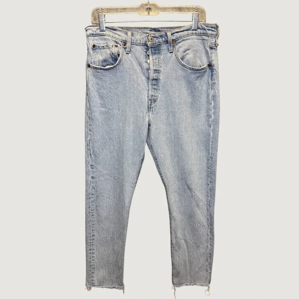1970 | Levi's 501 Taper Light Wash Raw Hem Denim Jeans Mens 31x28